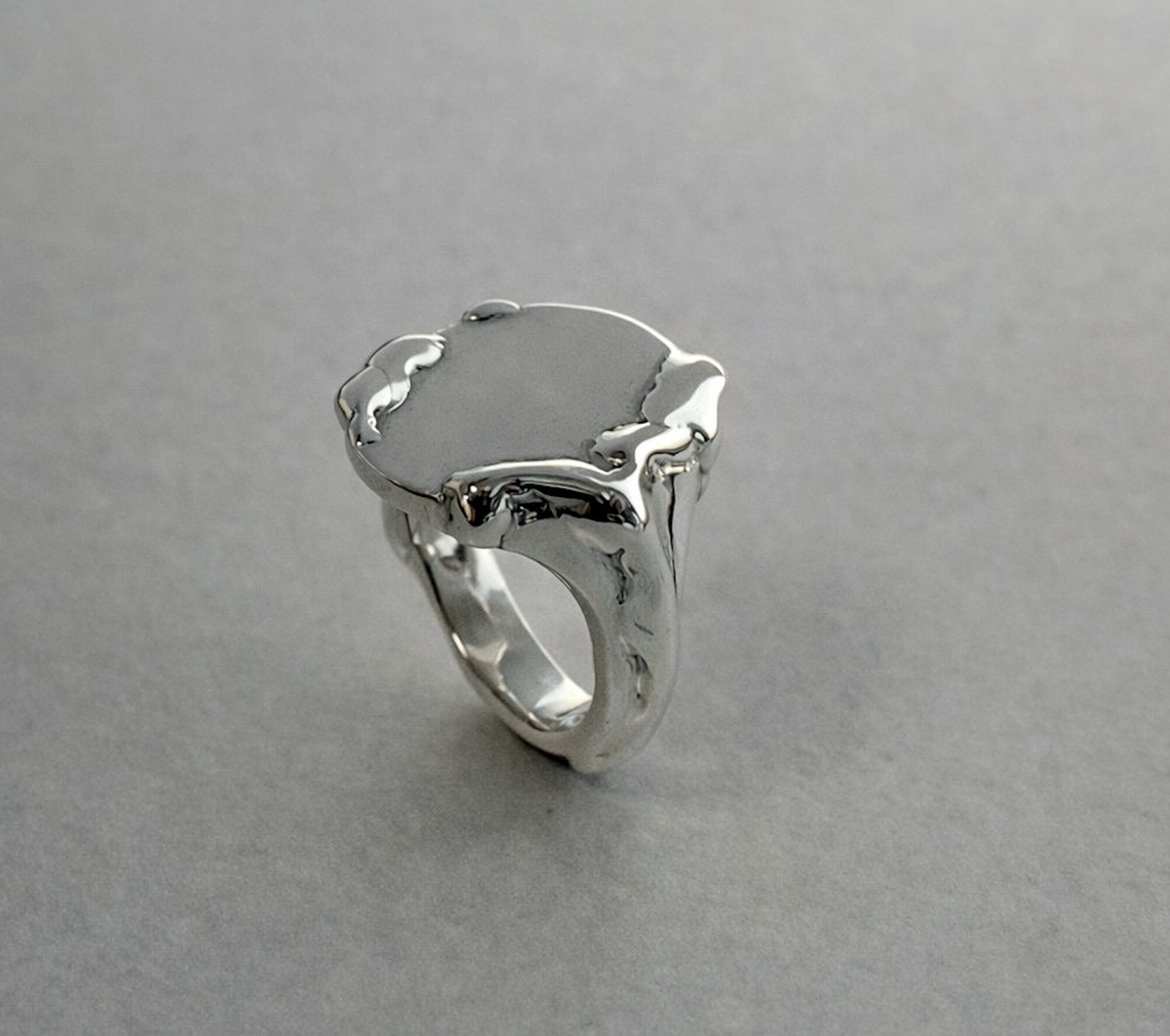 06. Wet Dripping Signet Ring