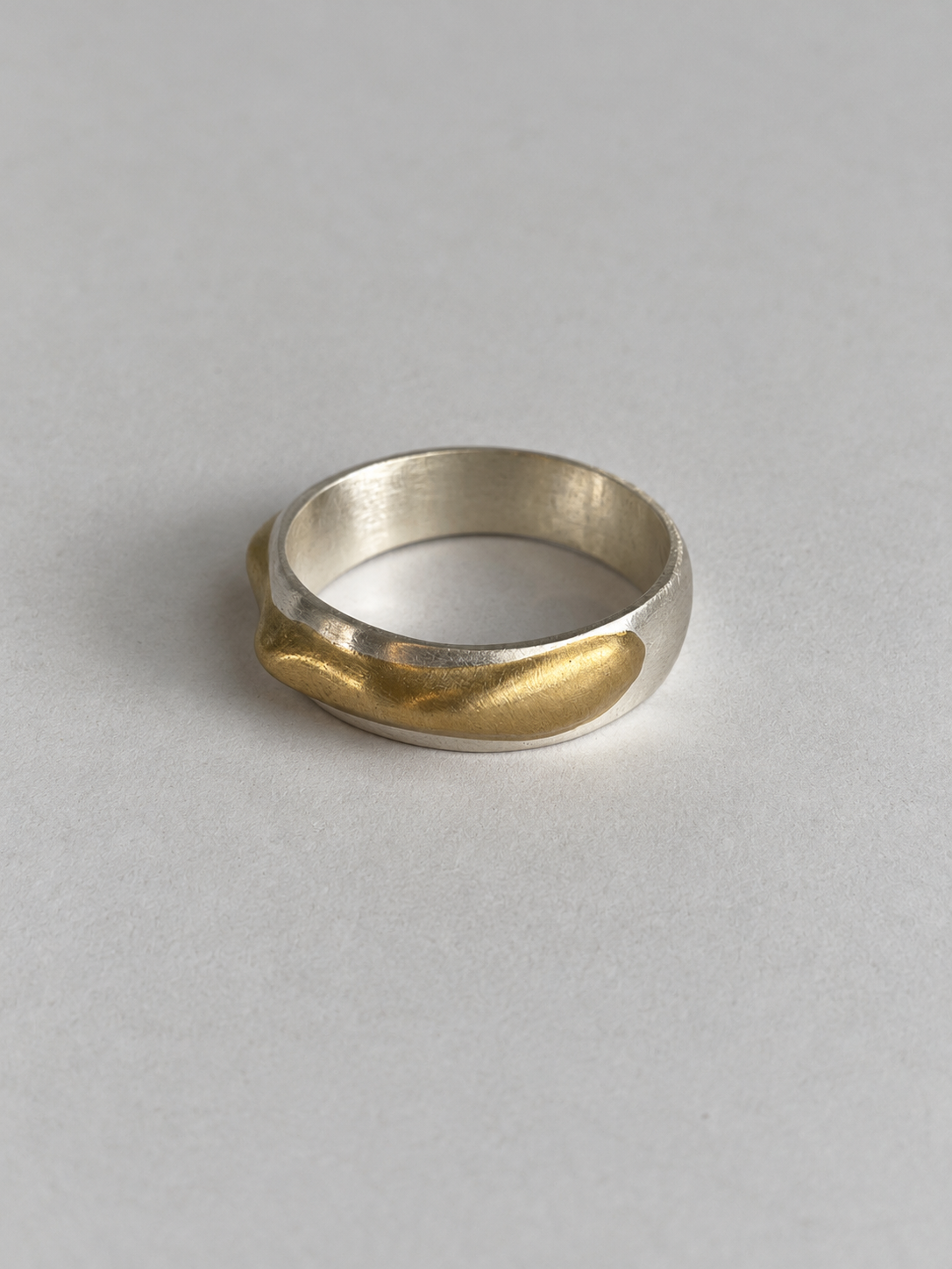02. Brushed Dripping Band
