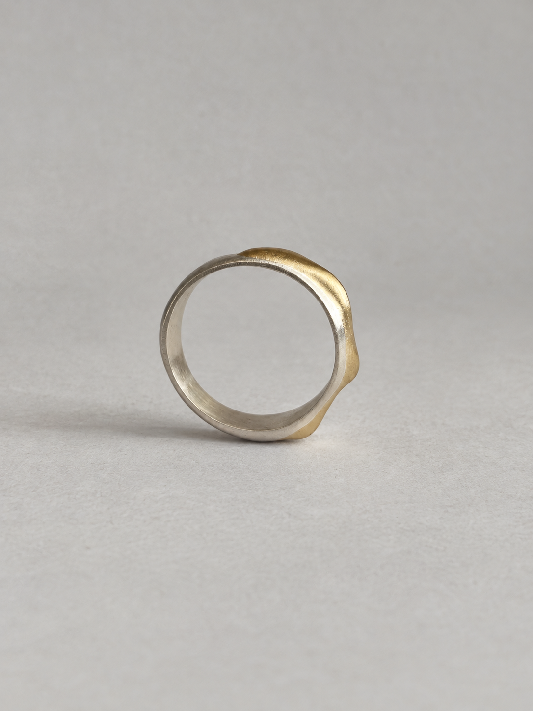 02. Brushed Dripping Band